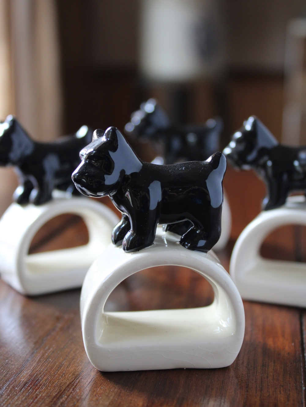 Vintage Set Of 4 Ceramic Black Scottish Terrier Napkin Ring - White Base